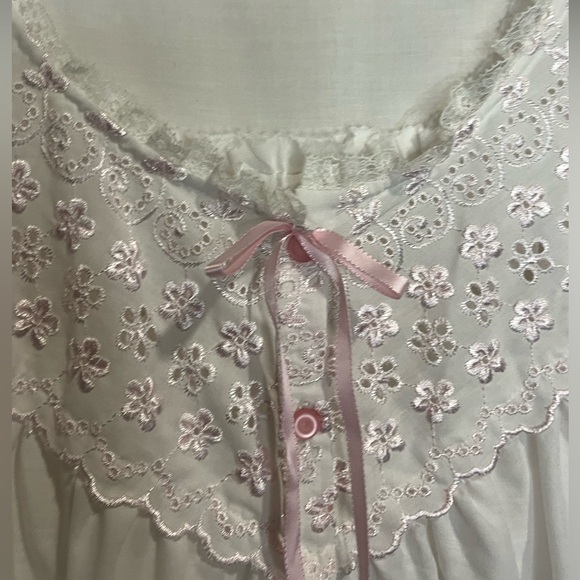 Vintage Eyelet Nightgown - Picture 5 of 10